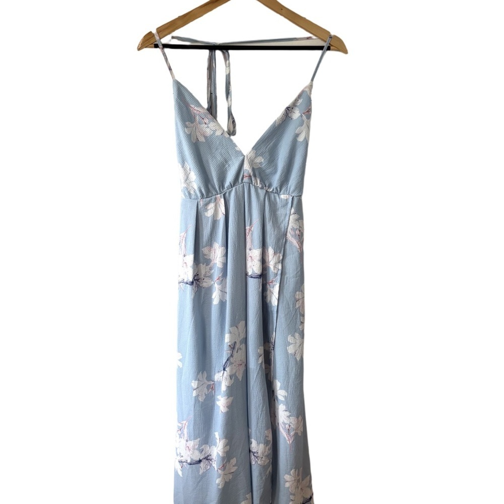 Backless airy floral maxi dress